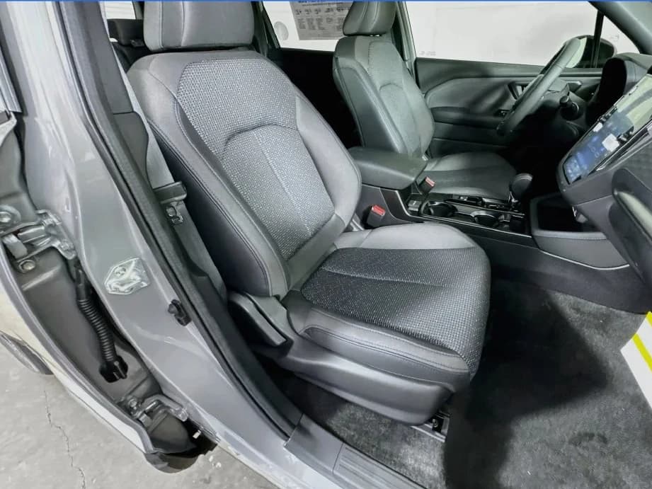 Subaru Forester Premium AWD 2026 — side view