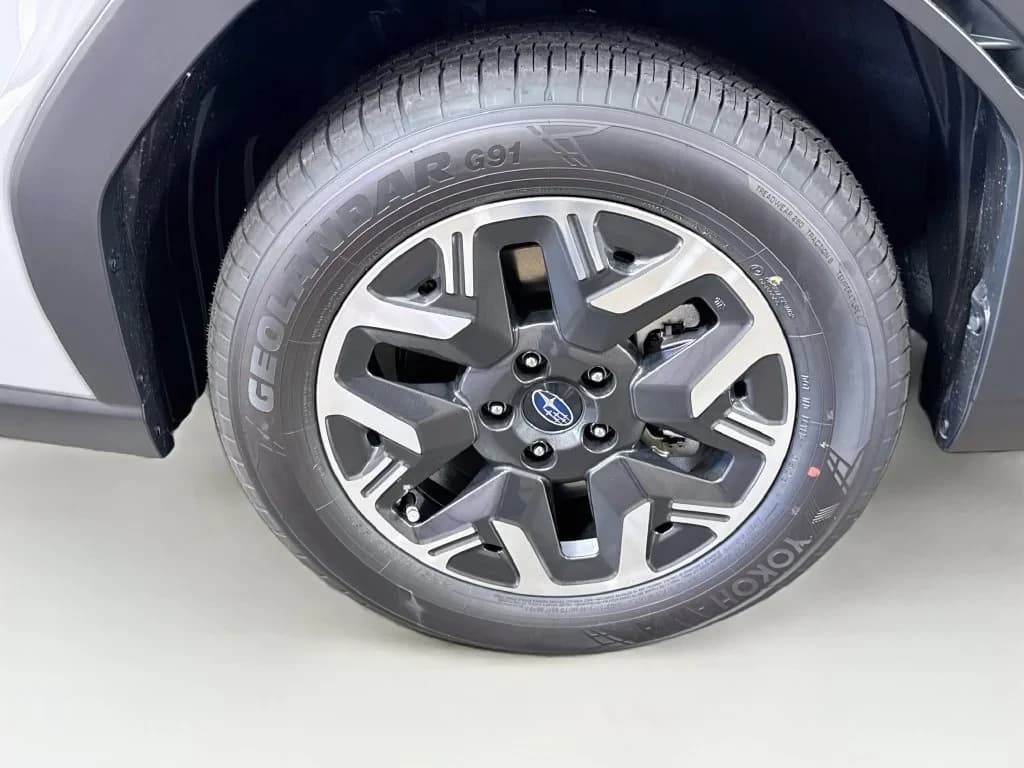 Subaru Forester Premium AWD 2026 — side view
