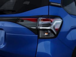 Subaru Forester Premium AWD 2026 — side view