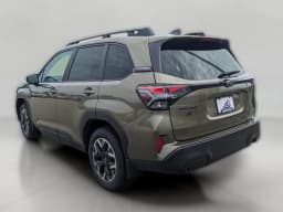 Subaru Forester Premium AWD 2026 — side view