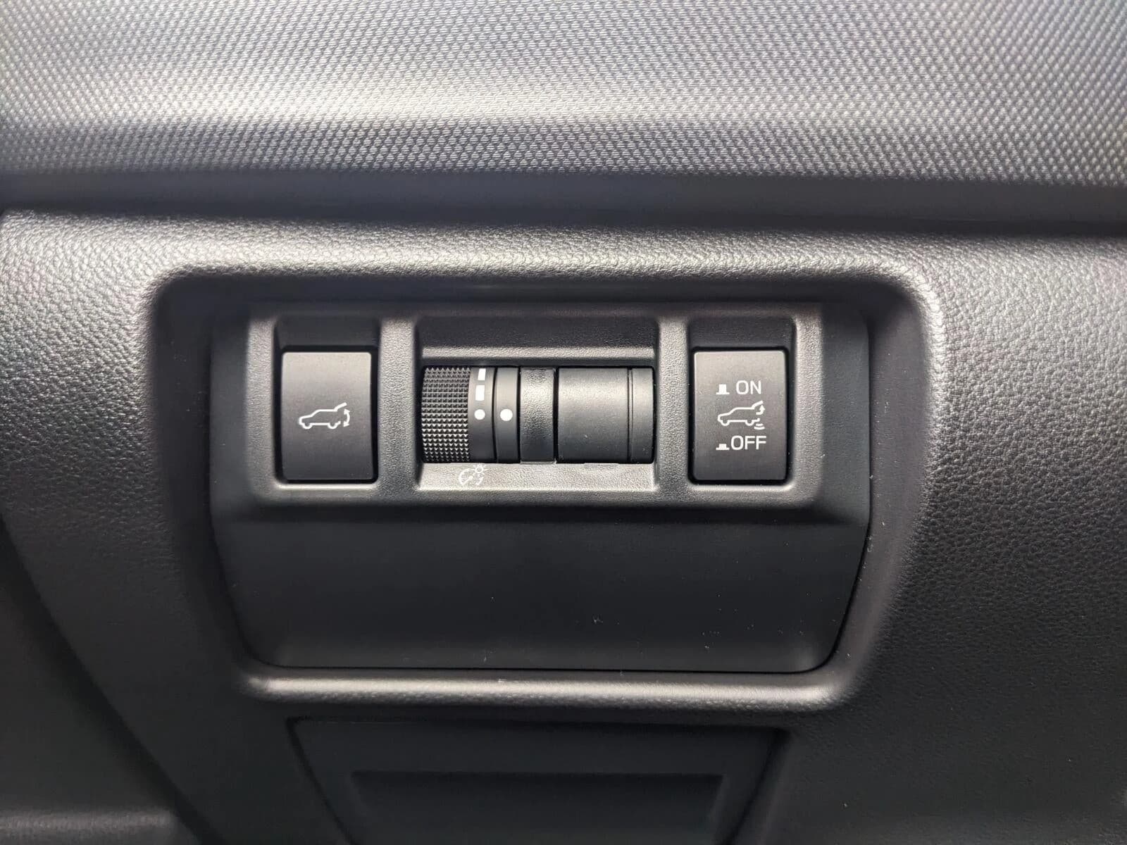 Subaru Forester Premium AWD 2026 — side view
