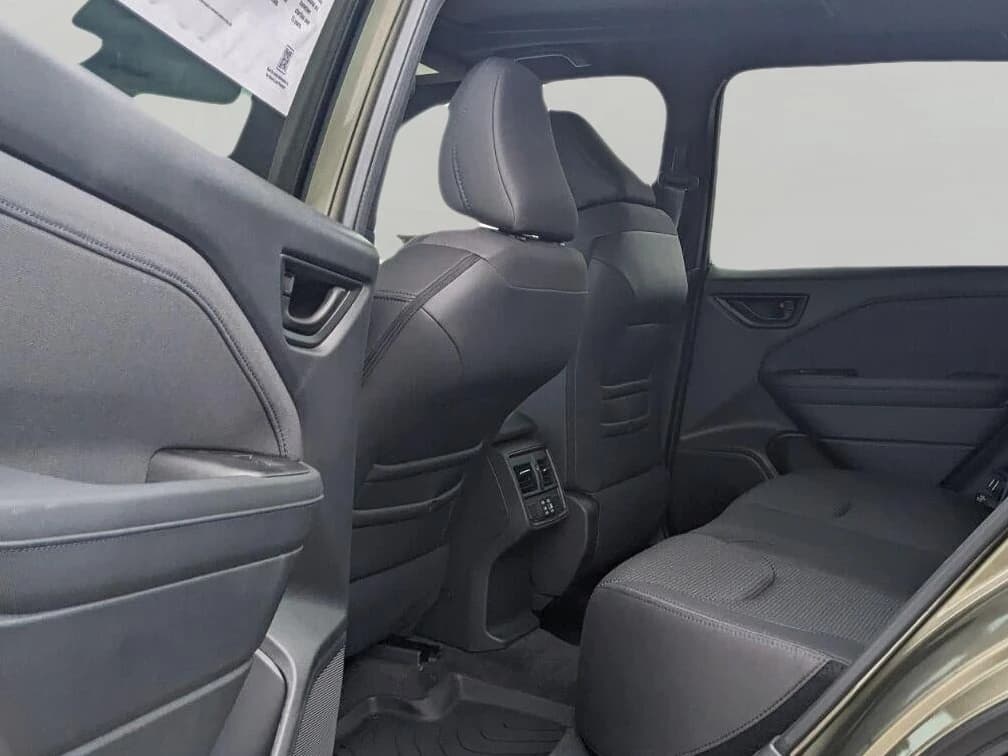 Subaru Forester Premium AWD 2026 — side view