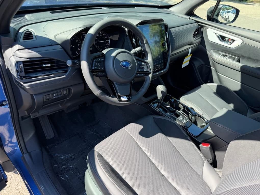 Subaru Forester Touring AWD 2026 — side view