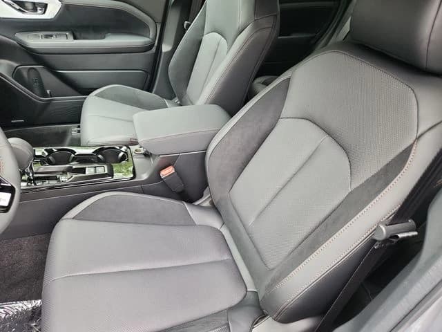 Subaru Forester Touring AWD 2026 — side view
