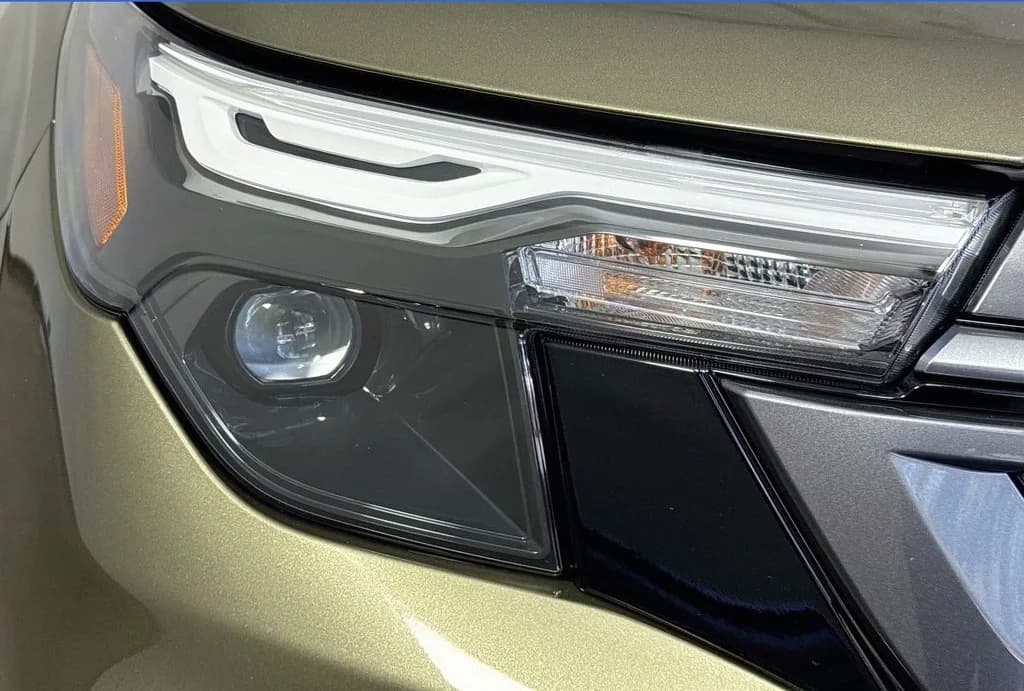 Subaru Forester Premium Hybrid AWD 2026 — side view