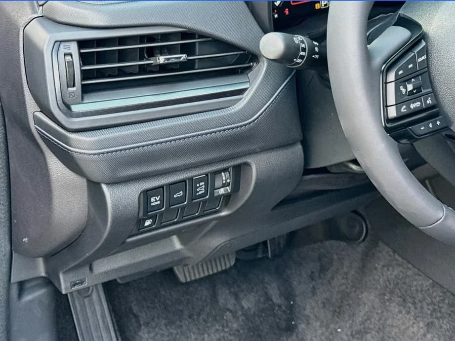 Subaru Forester Premium Hybrid AWD 2026 — side view