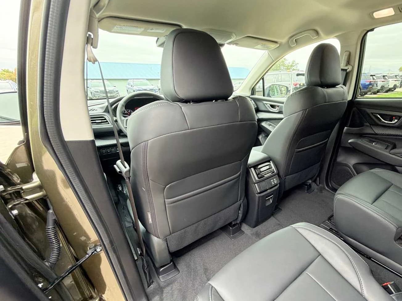 Subaru Ascent Premium 7-Passenger 2026 — side view