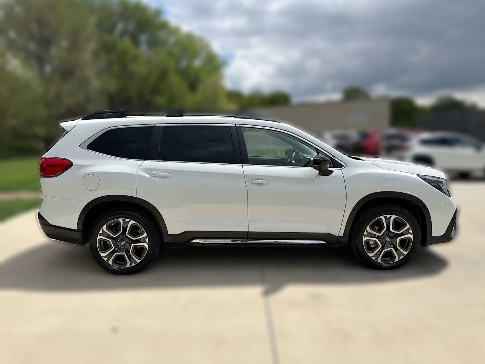 Subaru Ascent Limited 7-Passenger 2026 — side view