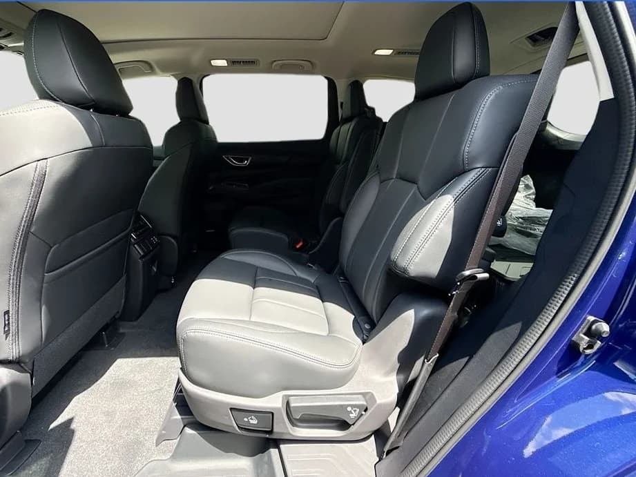 Subaru Ascent Limited 7-Passenger 2026 — side view