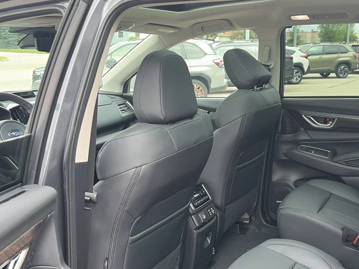 Subaru Ascent Touring 7-Passenger 2026 — side view