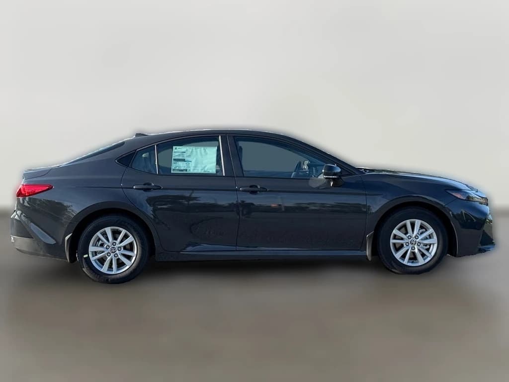 Toyota Camry LE (Natl) 2026 — side view