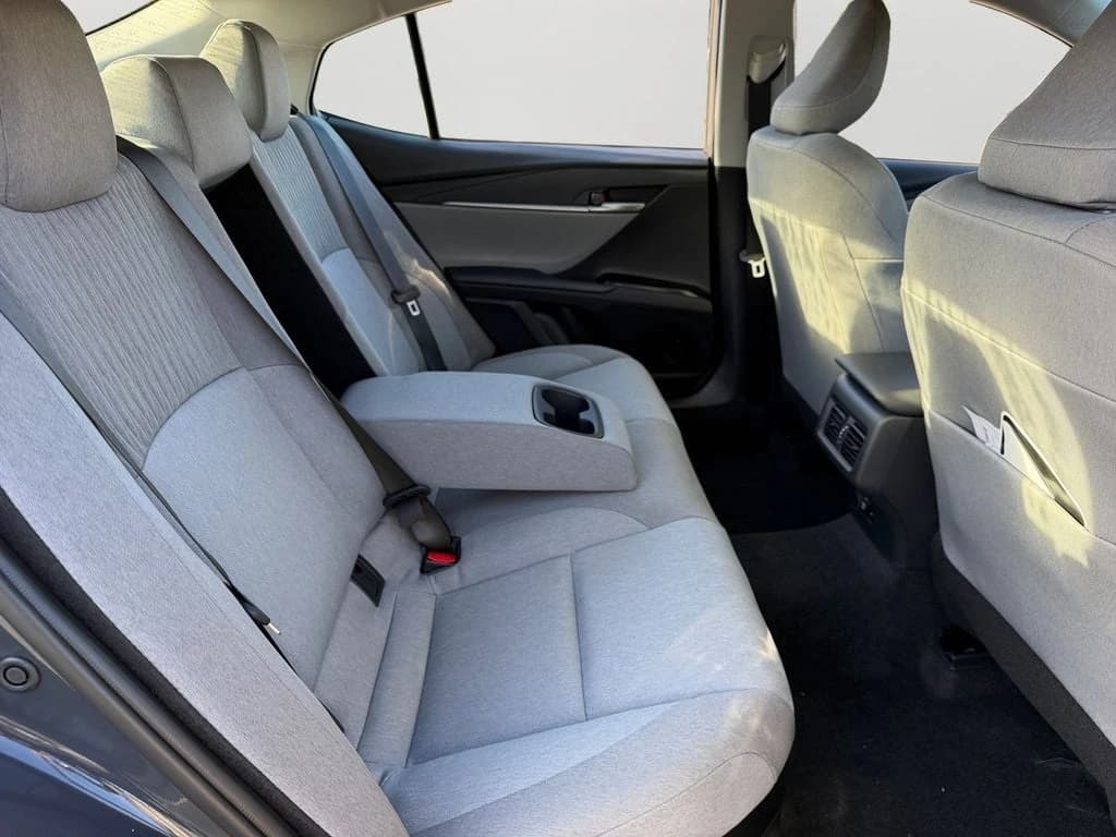 Toyota Camry LE (Natl) 2026 — side view