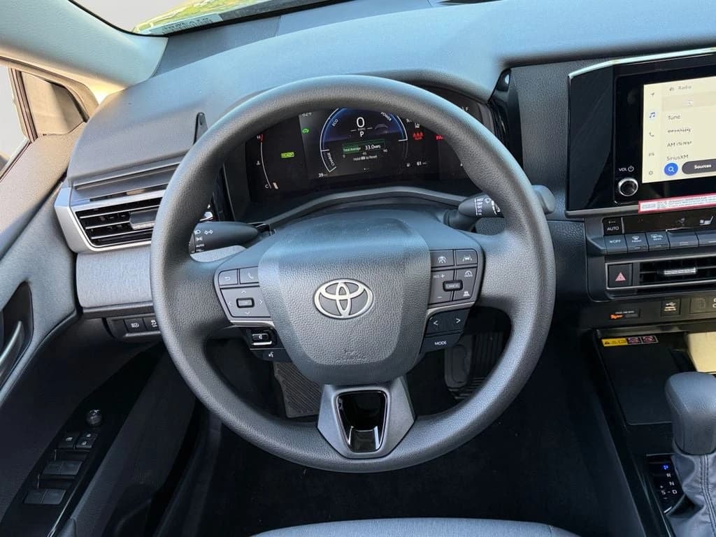Toyota Camry LE (Natl) 2026 — side view