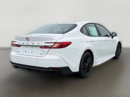 Toyota Camry SE (Natl) 2026 — side view