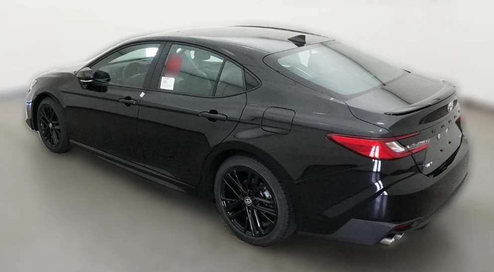Toyota Camry SE (Natl) 2026 — side view