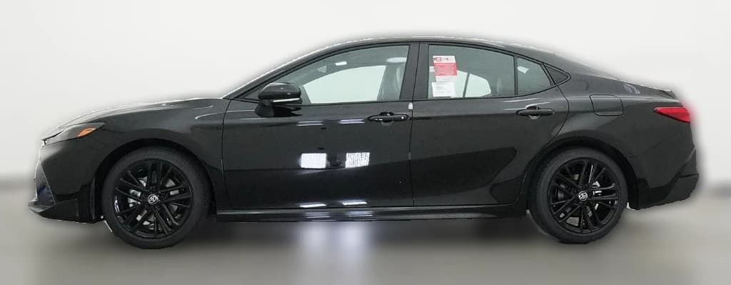 Toyota Camry SE (Natl) 2026 — side view