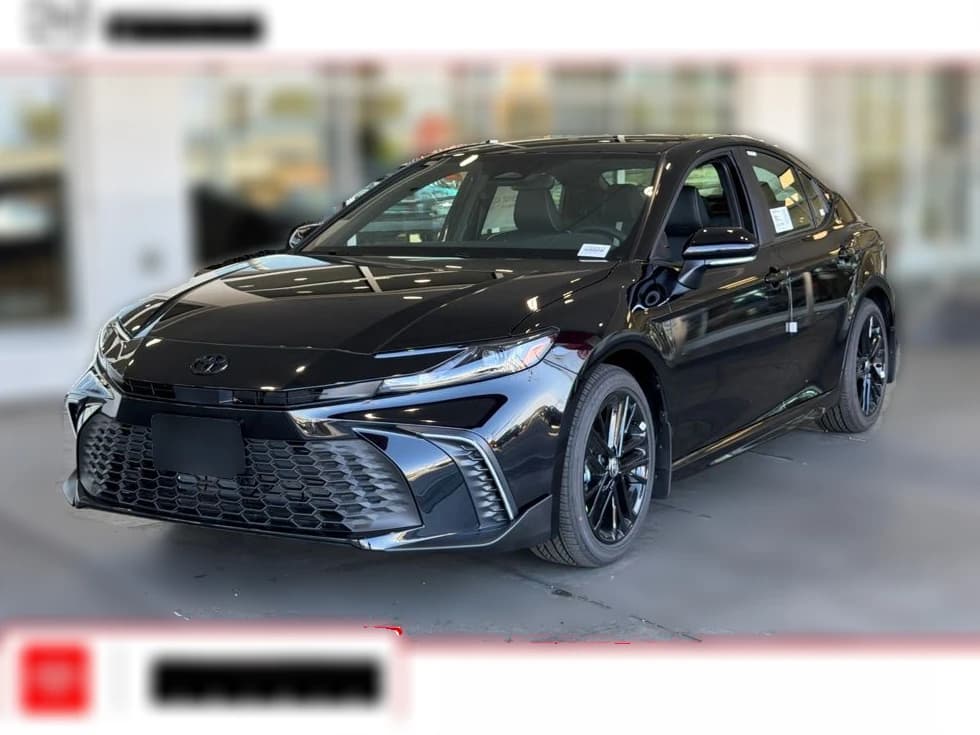Toyota Camry SE (Natl) 2026 — side view
