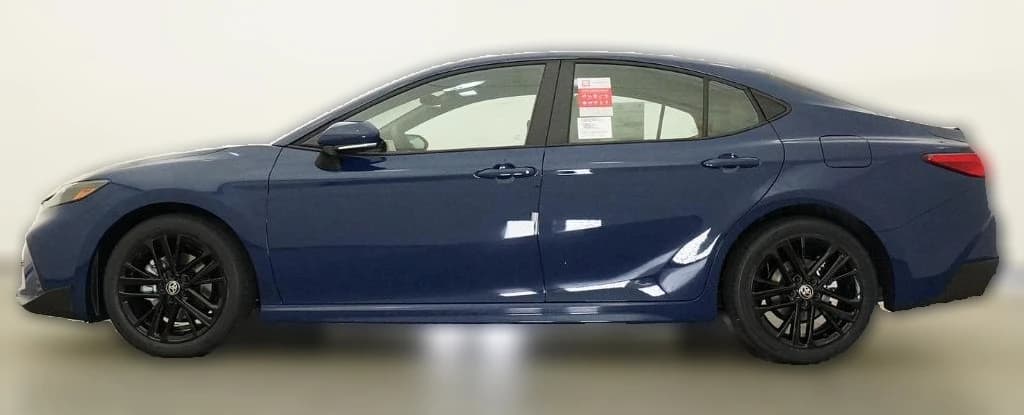 Toyota Camry SE (Natl) 2026 — side view
