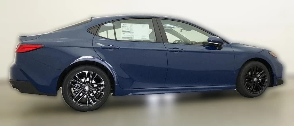 Toyota Camry SE (Natl) 2026 — side view