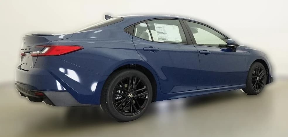 Toyota Camry SE (Natl) 2026 — side view