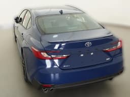Toyota Camry SE (Natl) 2026 — side view