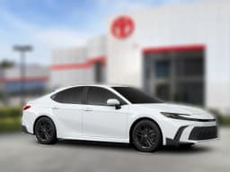 Toyota Camry SE (Natl) 2026 — side view