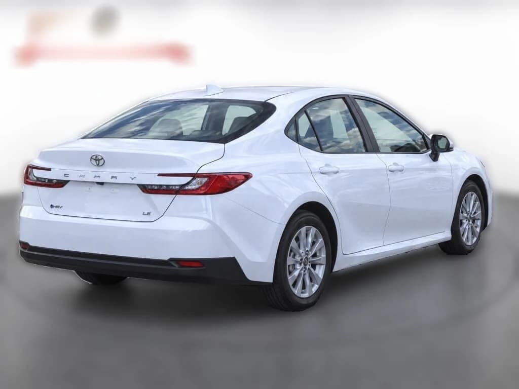 Toyota Camry LE (Natl) 2026 — side view