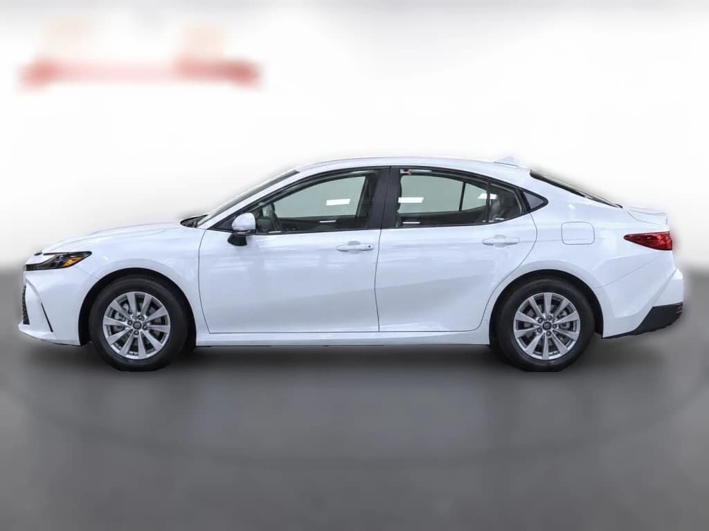 Toyota Camry LE (Natl) 2026 — side view