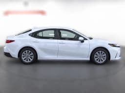 Toyota Camry LE (Natl) 2026 — side view