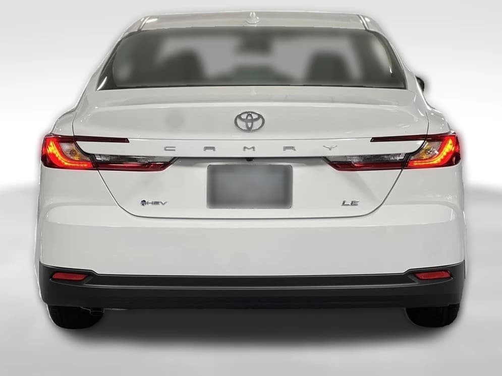 Toyota Camry SE (Natl) 2026 — side view