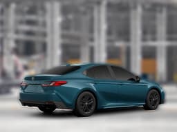 Toyota Camry SE (Natl) 2026 — side view