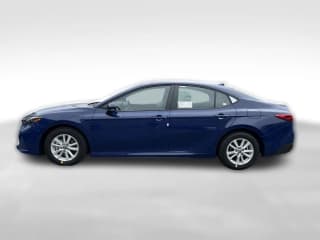 Toyota Camry LE (Natl)