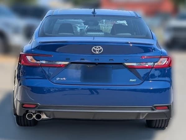Toyota Camry SE (Natl) 2026 — side view