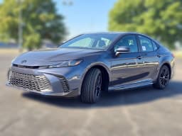 Toyota Camry SE (Natl) 2026 — side view