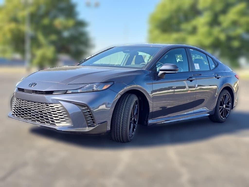 Toyota Camry SE (Natl) 2026 — side view