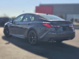 Toyota Camry SE (Natl) 2026 — side view