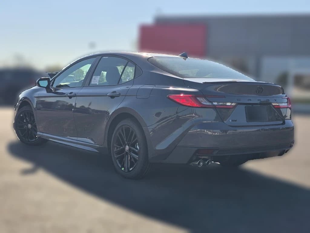 Toyota Camry SE (Natl) 2026 — side view