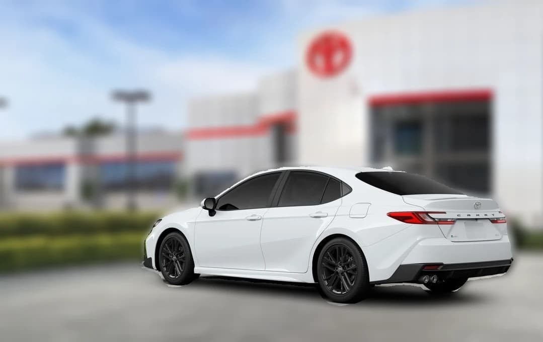 Toyota Camry SE (Natl) 2026 — side view