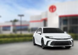 Toyota Camry SE (Natl) 2026 — side view