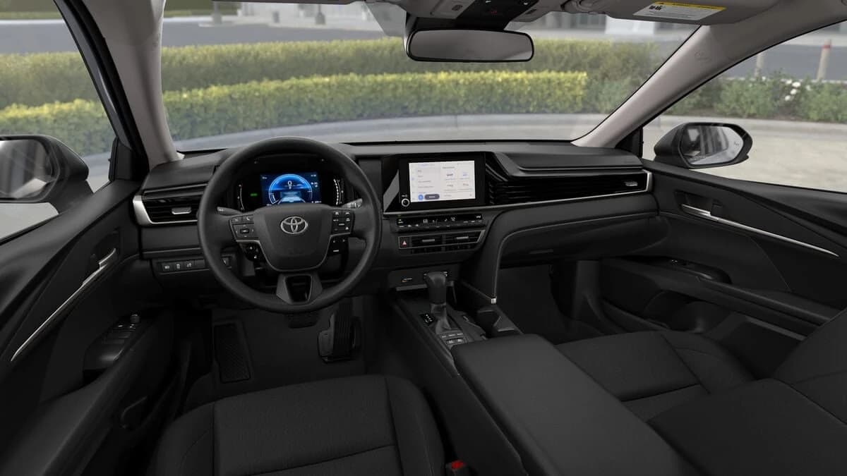 Toyota Camry LE (Natl) 2026 — side view