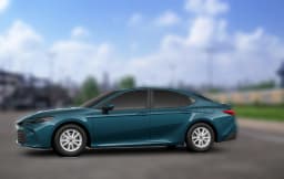 Toyota Camry LE (Natl) 2026 — side view