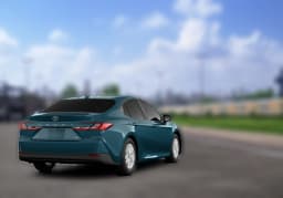 Toyota Camry LE (Natl) 2026 — side view