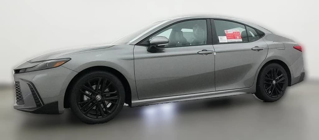 Toyota Camry SE (Natl) 2026 — side view