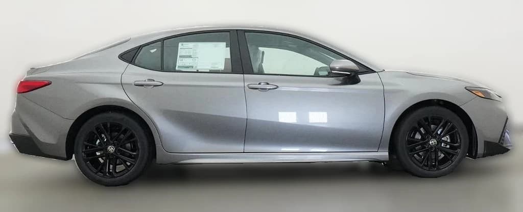 Toyota Camry SE (Natl) 2026 — side view