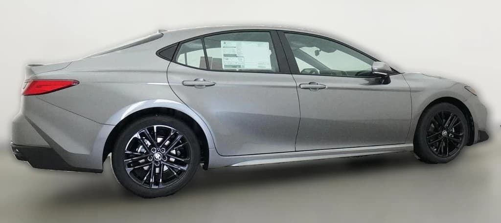 Toyota Camry SE (Natl) 2026 — side view