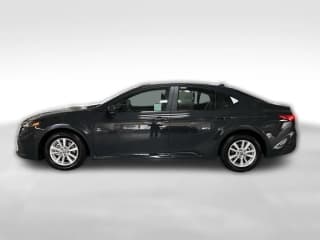 Toyota Camry LE (Natl)