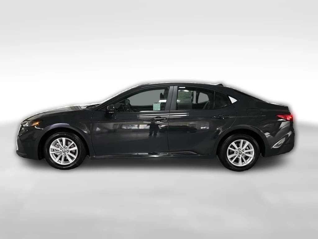 Toyota Camry LE (Natl) 2026 — side view