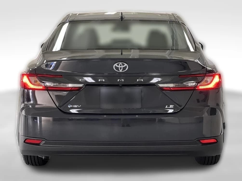 Toyota Camry LE (Natl) 2026 — side view