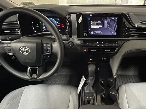 Toyota Camry LE (Natl) 2026 — side view