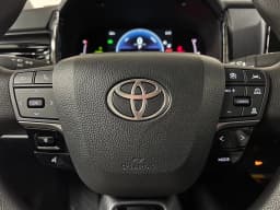 Toyota Camry LE (Natl) 2026 — side view